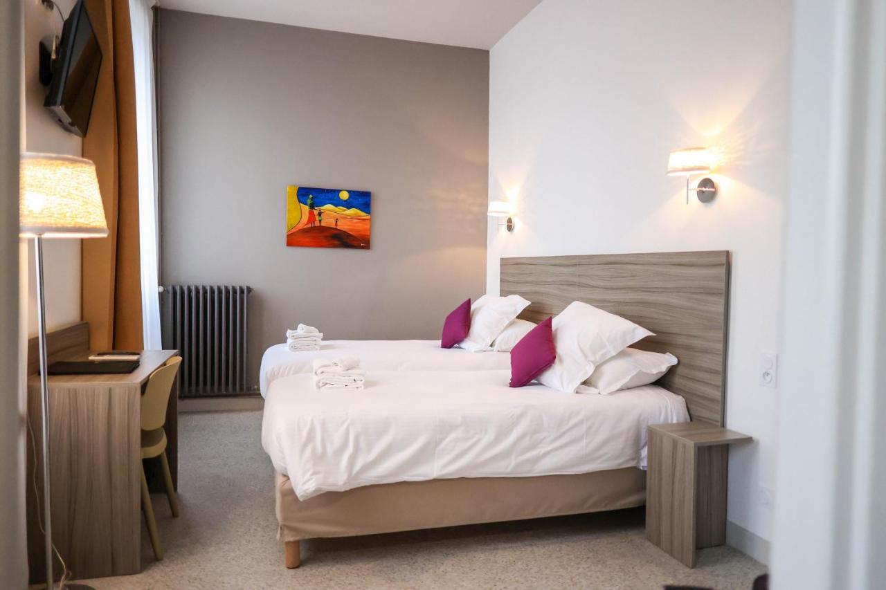 Hotel Le Chapon Fin Moissac Bagian luar foto