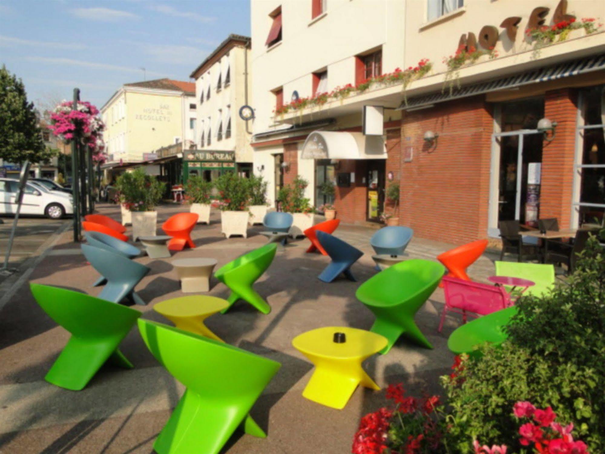 Hotel Le Chapon Fin Moissac Bagian luar foto