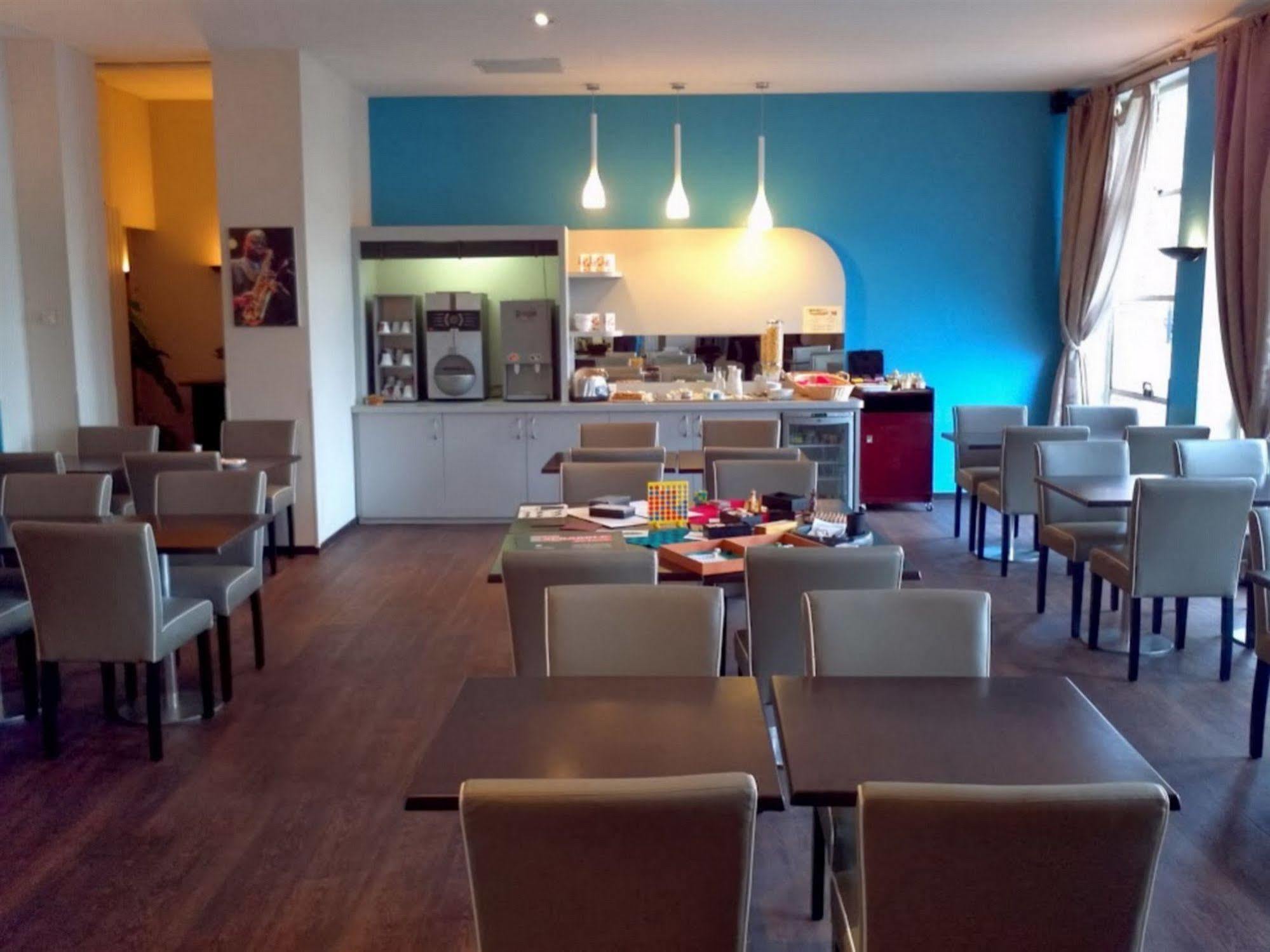 Hotel Le Chapon Fin Moissac Bagian luar foto